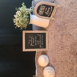 Farmhouse kitchen decor